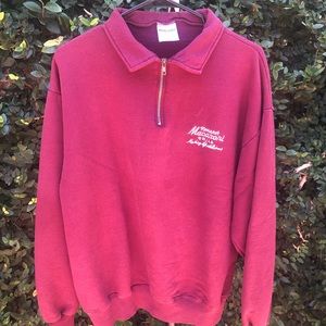 (M) ROMANO’S Macaroni & Grill maroon 1/4 zip